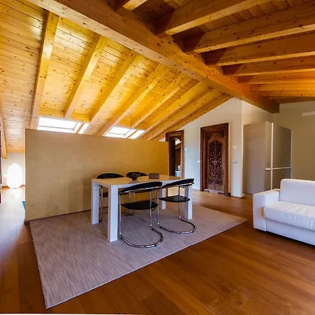 公寓式酒店 贝加莫贵宾公寓 4*